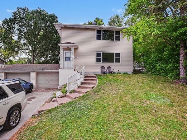 1680 Burns Avenue , Saint Paul, MN 55106