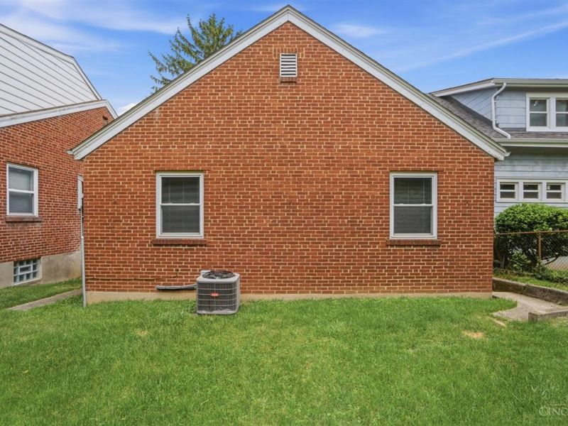 6229 Fairhurst Avenue, Cincinnati, OH 45213 Photo 37