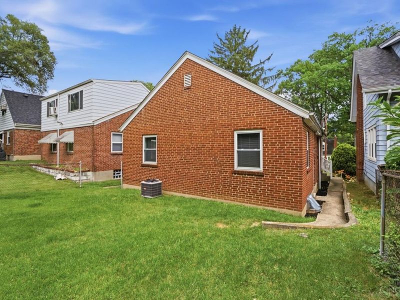 6229 Fairhurst Avenue, Cincinnati, OH 45213 Photo 40