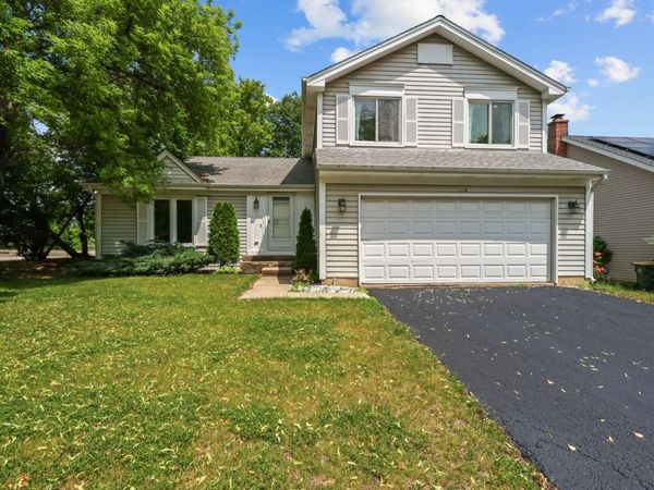 1316 W MEADE Lane , Arlington Heights, IL 60004