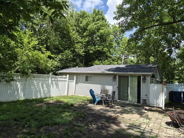 208 West Street , Utica, IL 61373