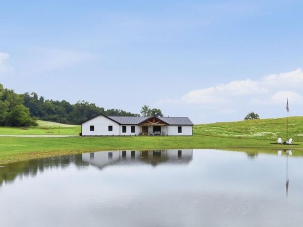 5466 W Schneider Road, Newburgh, IN 47630