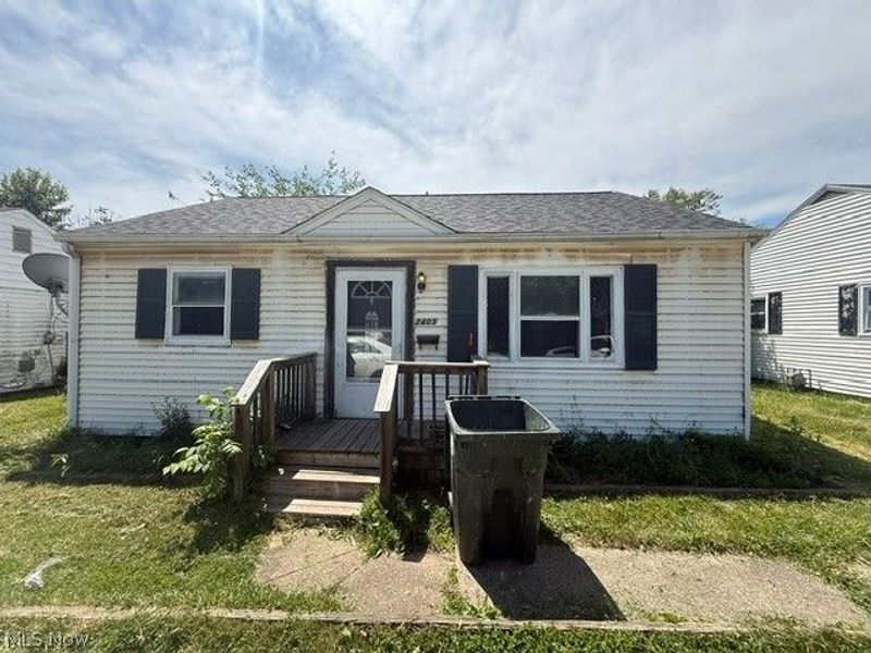 2405 Harmont Avenue NE, Canton, OH 44705 Photo 2