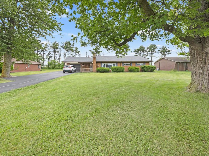 323 E Wapakoneta Street, Waynesfield, OH 45896 Photo 2