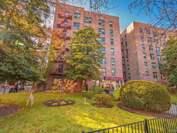 33-44 Junction Boulevard , Unit 2V, Jackson Heights, NY 11372