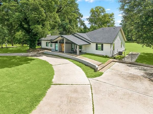 676 E RAILROAD Avenue , Independence, LA 70443
