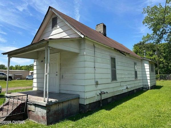 2062 College Street , Milan, TN 38358
