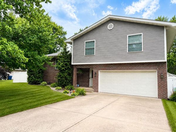1604 Hickory Street SW , DeMotte, IN 46310