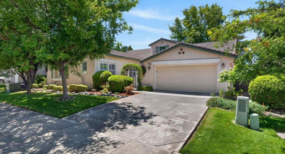 380 Lyman Cir, Sacramento, CA 95835 Photo