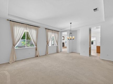 380 Lyman Cir, Sacramento, CA 95835 Photo