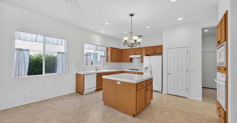 380 Lyman Cir, Sacramento, CA 95835 Photo