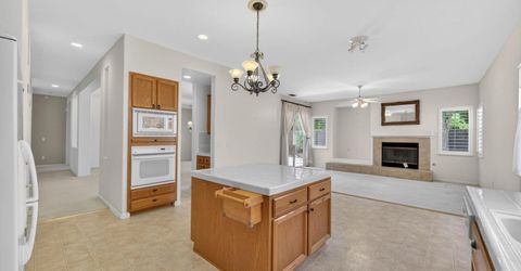 380 Lyman Cir, Sacramento, CA 95835 Photo