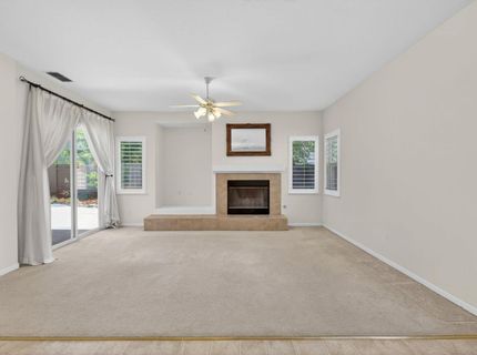 380 Lyman Cir, Sacramento, CA 95835 Photo
