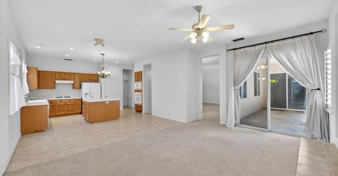 380 Lyman Cir, Sacramento, CA 95835 Photo
