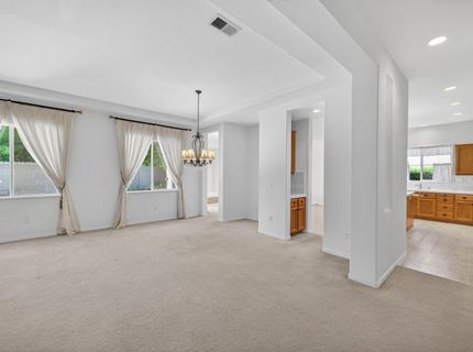 380 Lyman Cir, Sacramento, CA 95835 Photo