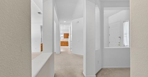 380 Lyman Cir, Sacramento, CA 95835 Photo
