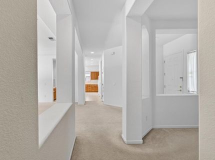 380 Lyman Cir, Sacramento, CA 95835 Photo