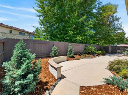 380 Lyman Cir, Sacramento, CA 95835 Photo
