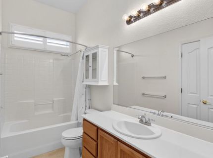 380 Lyman Cir, Sacramento, CA 95835 Photo