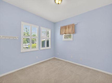 380 Lyman Cir, Sacramento, CA 95835 Photo