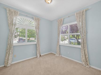 380 Lyman Cir, Sacramento, CA 95835 Photo