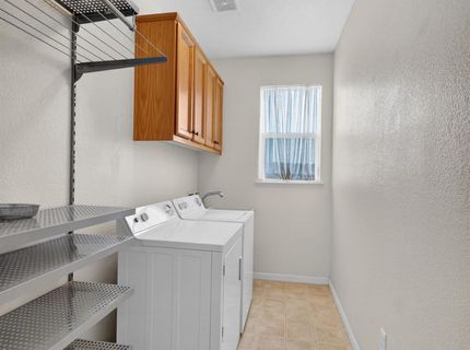 380 Lyman Cir, Sacramento, CA 95835 Photo