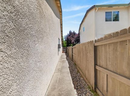 380 Lyman Cir, Sacramento, CA 95835 Photo