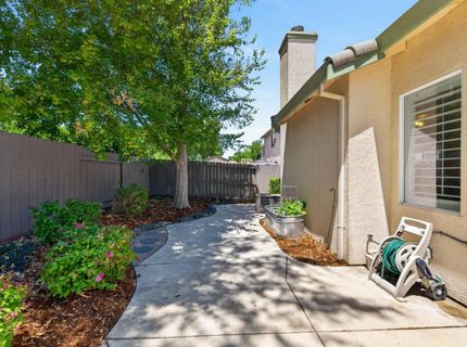 380 Lyman Cir, Sacramento, CA 95835 Photo