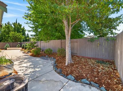 380 Lyman Cir, Sacramento, CA 95835 Photo