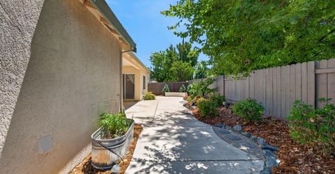 380 Lyman Cir, Sacramento, CA 95835 Photo