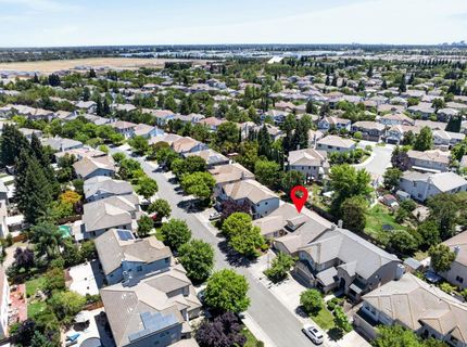 380 Lyman Cir, Sacramento, CA 95835 Photo