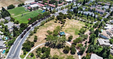 380 Lyman Cir, Sacramento, CA 95835 Photo