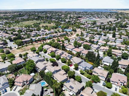 380 Lyman Cir, Sacramento, CA 95835 Photo