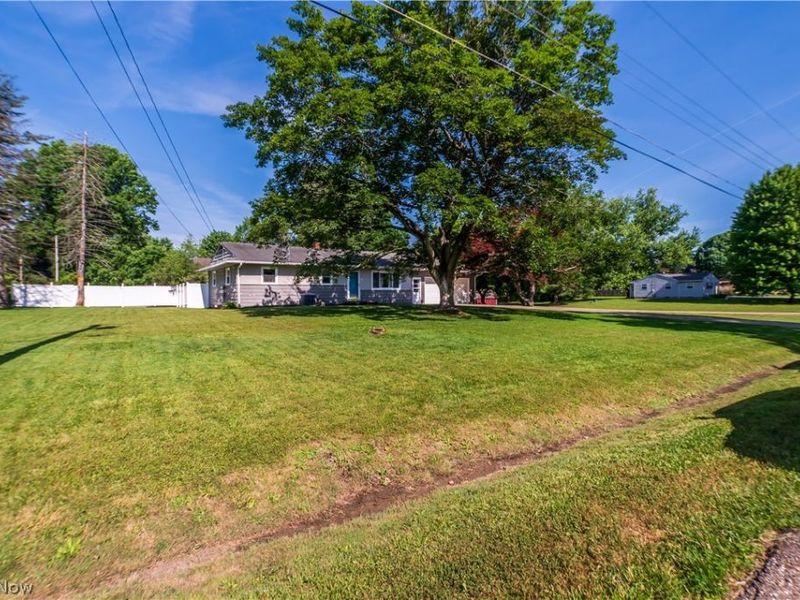 11255 Eleanor Avenue NE, Hartville, OH 44632 Photo 7