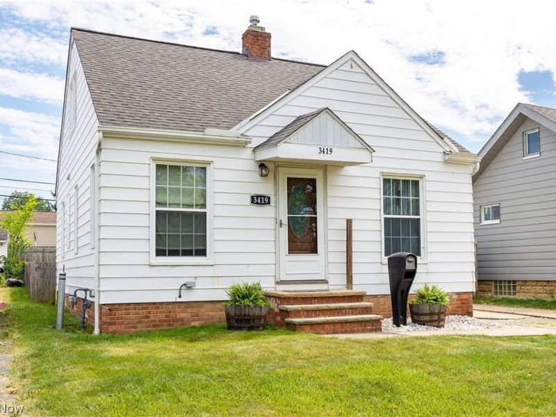 3419 Maplecrest Avenue , Parma, OH 44134 Photo 3