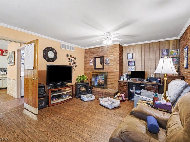 693 Woodbrook Road , Cuyahoga Falls, OH 44223 Photo 11