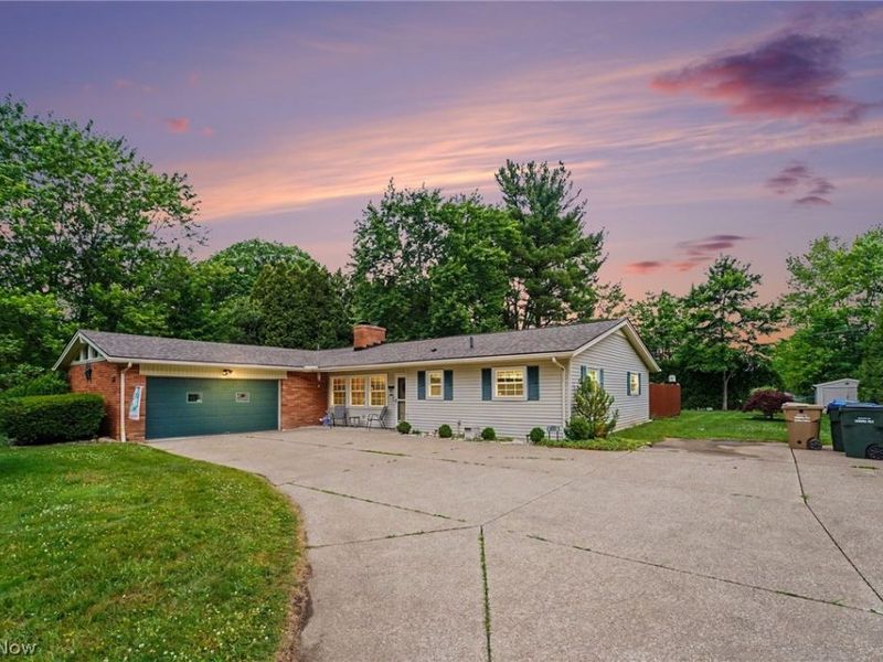 693 Woodbrook Road , Cuyahoga Falls, OH 44223 Photo 2
