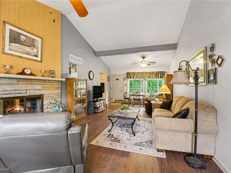 693 Woodbrook Road , Cuyahoga Falls, OH 44223 Photo 5