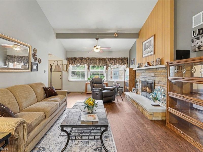 693 Woodbrook Road , Cuyahoga Falls, OH 44223 Photo 6