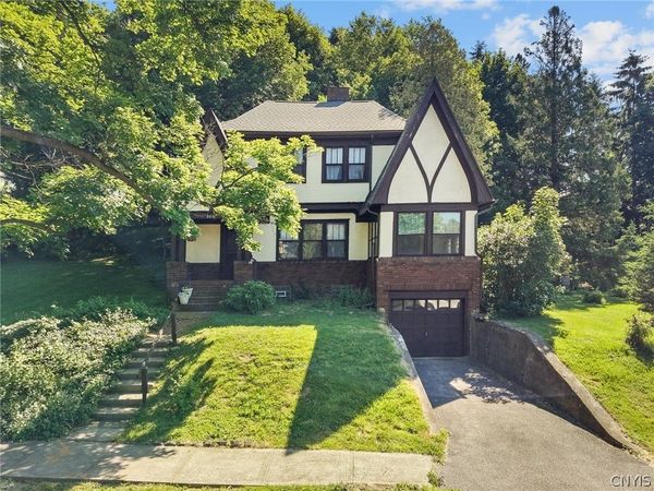 303 Barrington Road, Unit 5, Syracuse, NY 13214