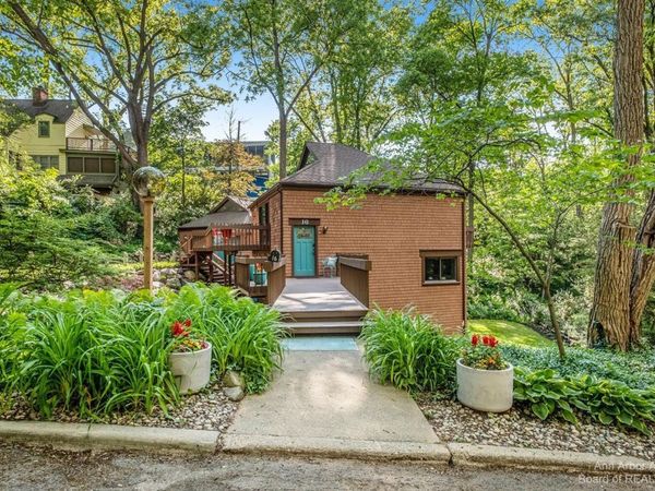 16 Harvard Place, Ann Arbor, MI 48104