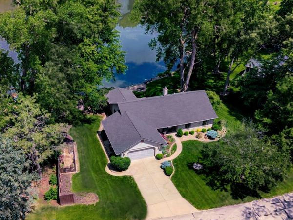 1802 Lake Shore Drive , Mahomet, IL 61853