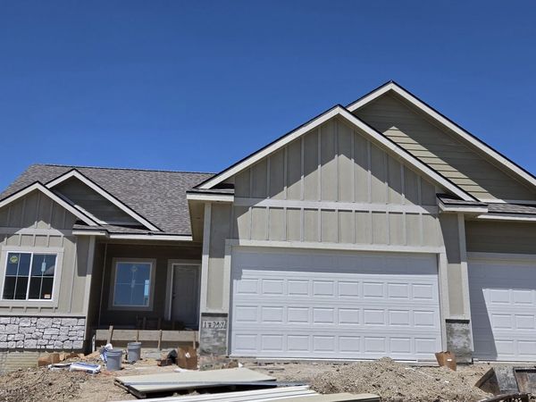 15211 Springbrook Trail, Urbandale, IA 50323