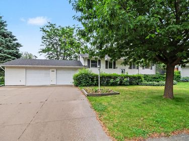 236 Strese Lane, Apple Valley, MN 55124
