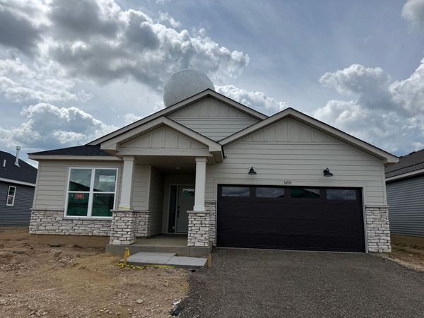 5200 Long Pointe Bay, Woodbury, MN 55129