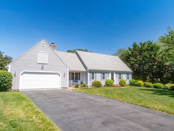 58 Scarsdale Rd, Dennis, MA 02638