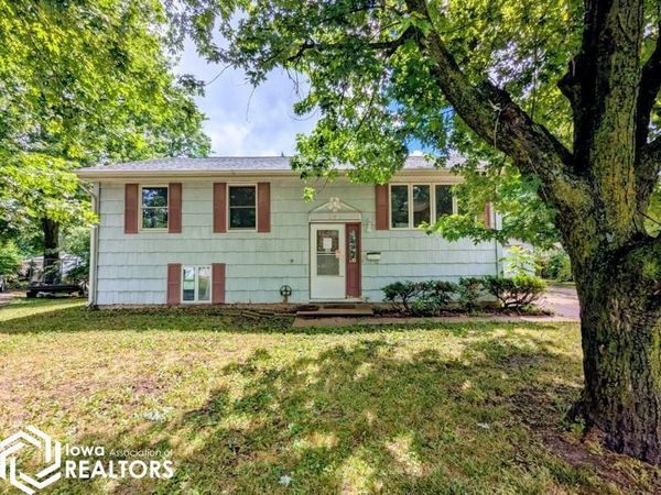 603 N Collins Circle, Mount Pleasant, IA 52641