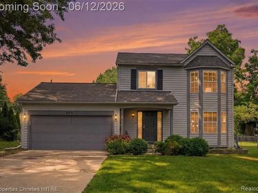 124 Rexton Street, Novi, MI 48377