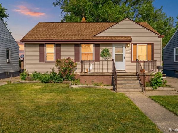 26351 Blumfield Street, Roseville, MI 48066