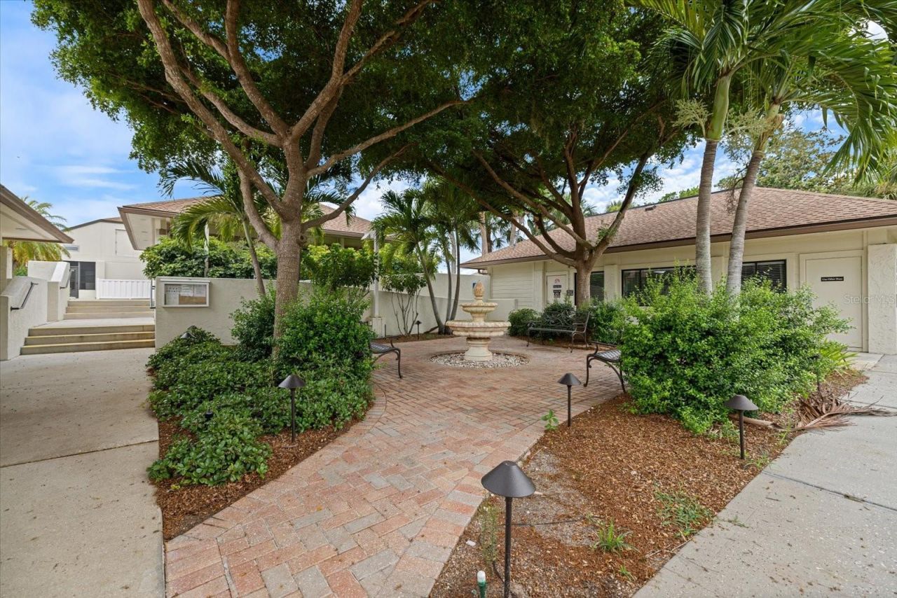 618 Bird Bay Drive S, Unit 110, Venice, FL 34285 Photo